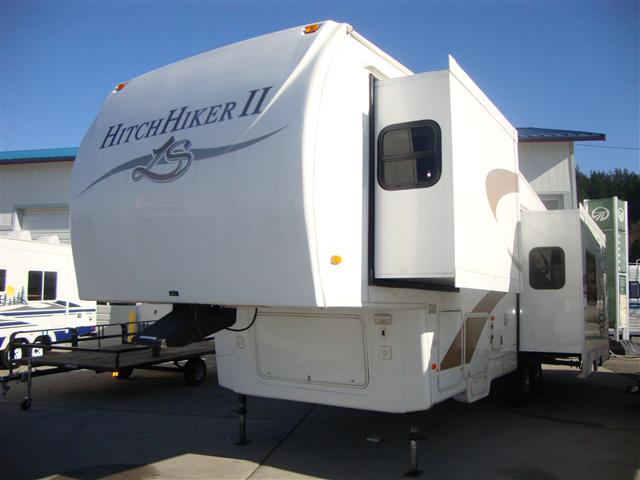 Used 2007 NuWa HITCHHIKER II 305RKTG LS Fifth Wheel For Sale